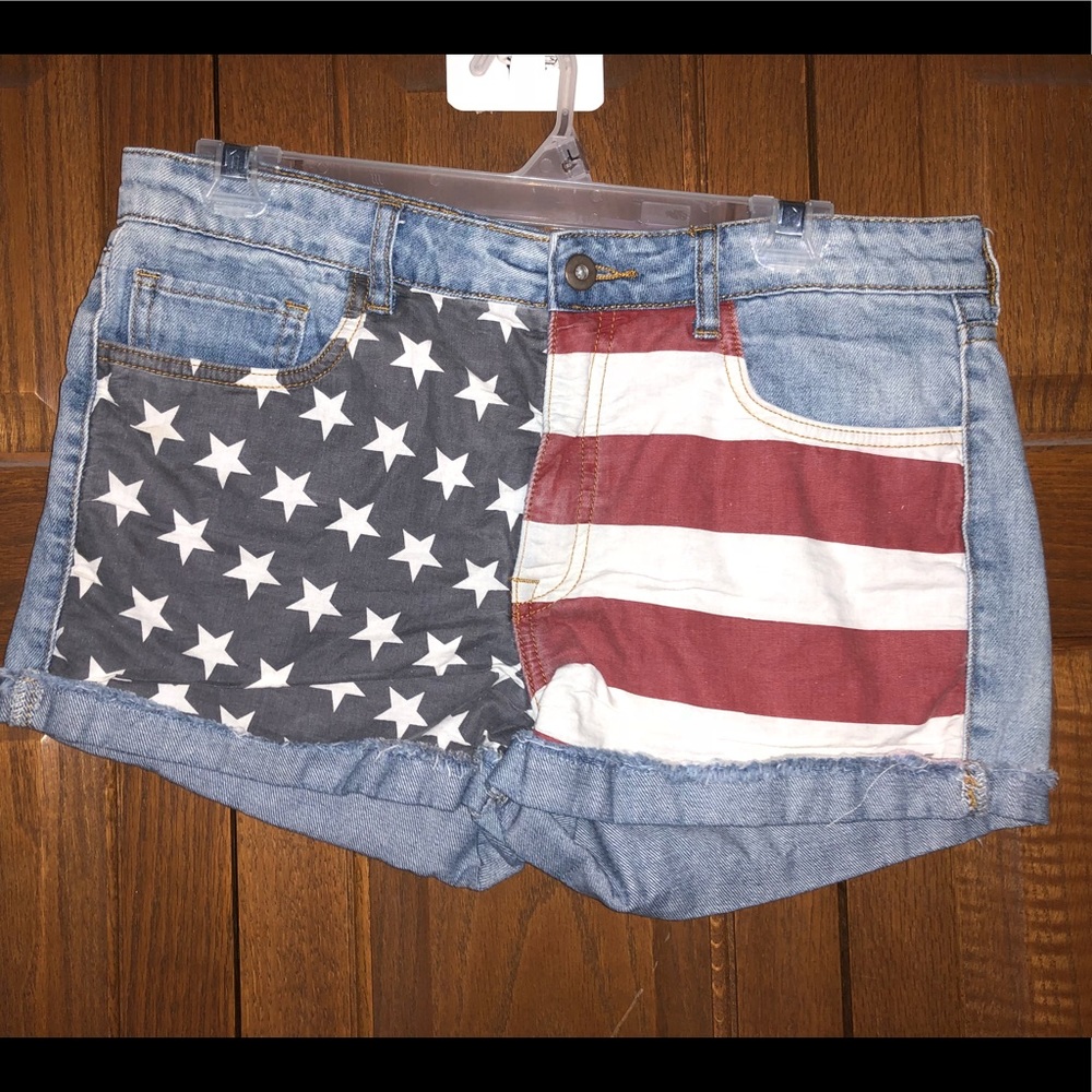 [FOREVER 21] American flag jean shorts